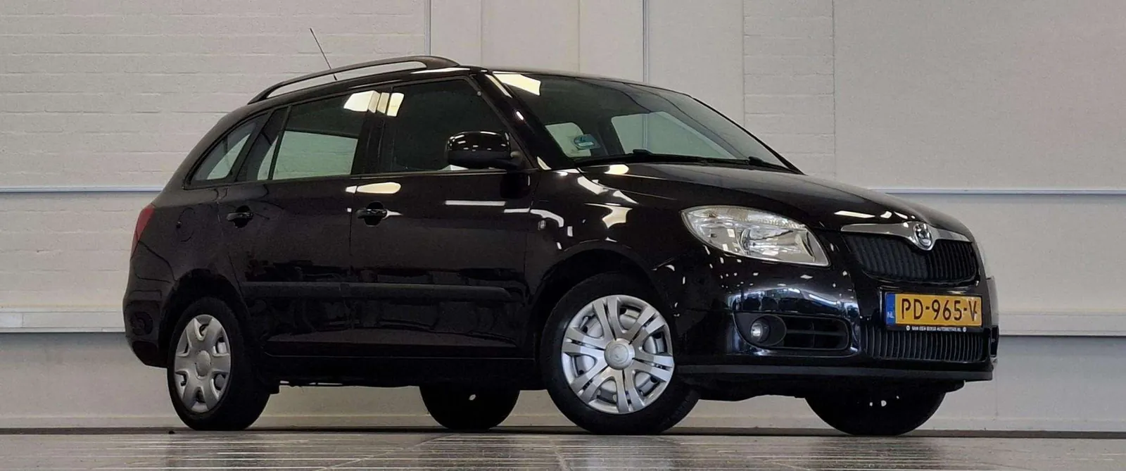 Skoda Fabia Combi 2009 photo 2