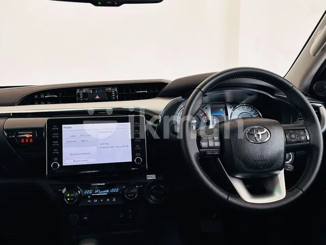 Toyota Hilux 2025 photo 5
