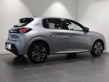 Peugeot 208 2023 photo 2