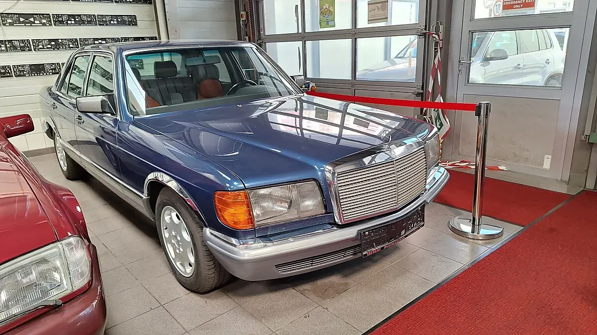 Mercedes-Benz 280 1984 photo 2