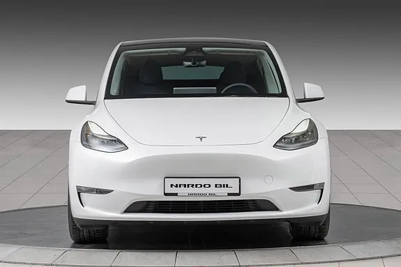 Tesla Model Y 2022 photo 2
