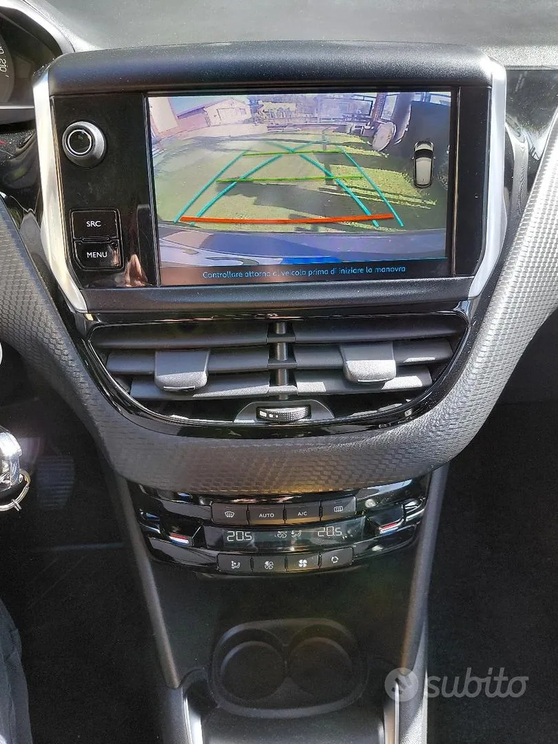 Peugeot 208 2018 photo 4
