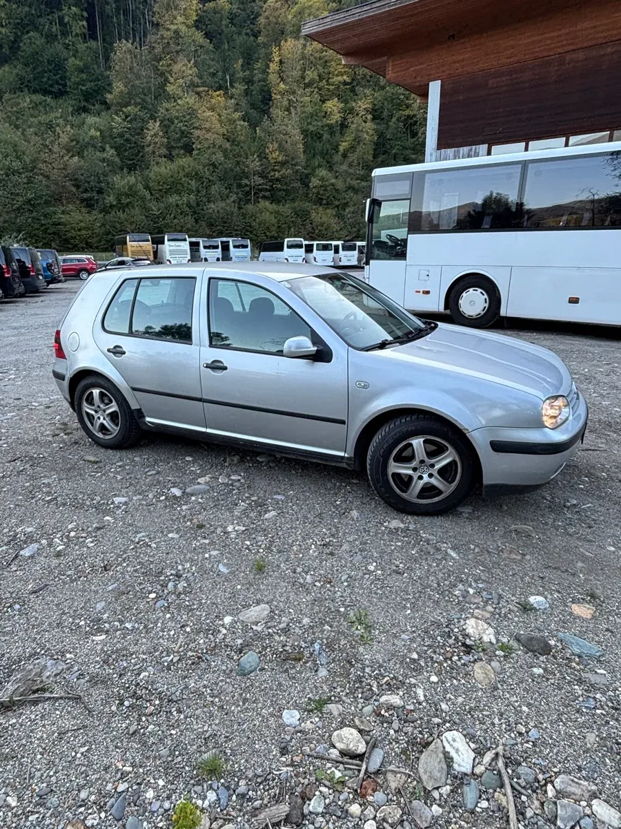 Volkswagen Golf 2002 photo 3