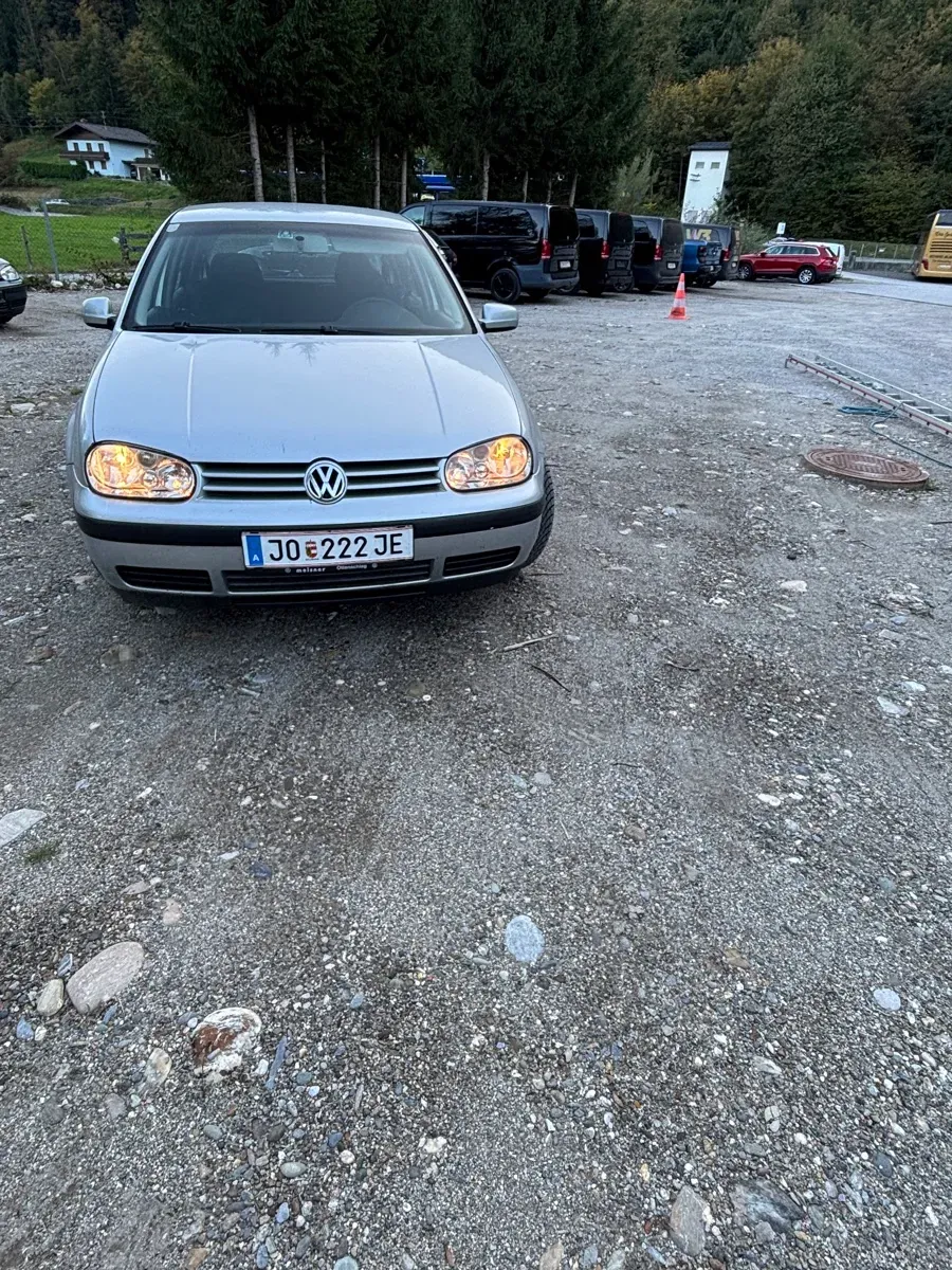 Volkswagen Golf 2002 photo 2