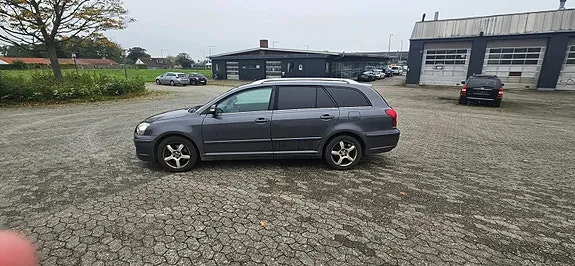 Toyota Avensis 2006 photo 3
