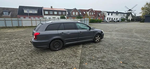 Toyota Avensis 2006 photo 2