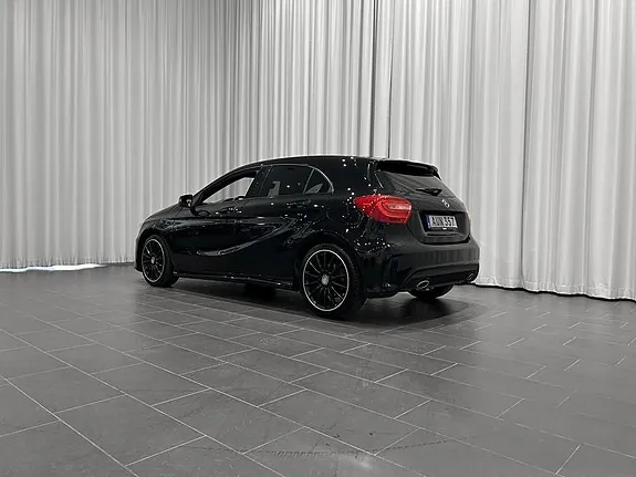 Mercedes-Benz A180 2015 photo 3