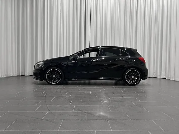 Mercedes-Benz A180 2015 photo 2