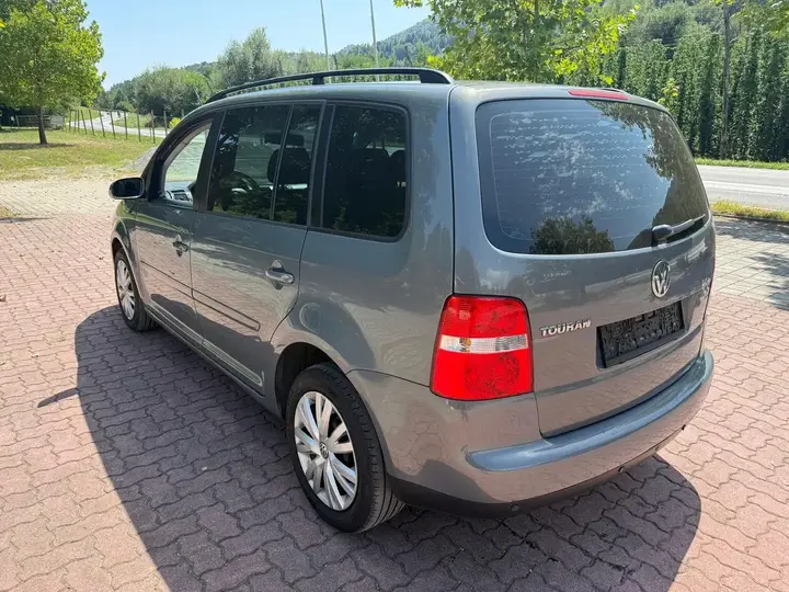 Volkswagen Touran 2006 photo 3