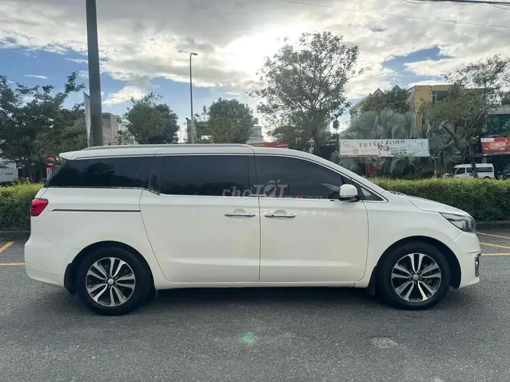Kia Sedona 2017 photo 4
