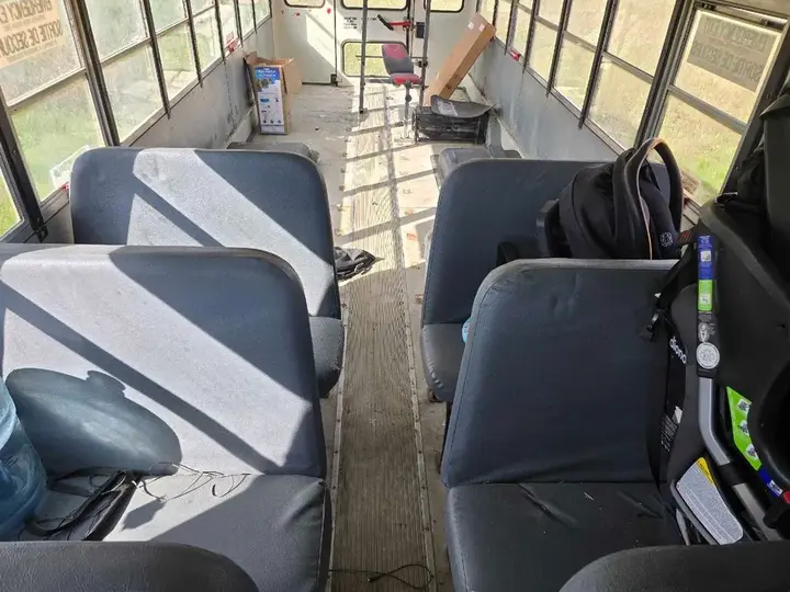 International School Bus 2006 photo 3