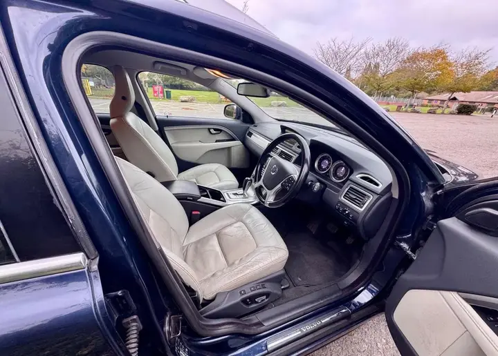 Volvo V70 2012 photo 5