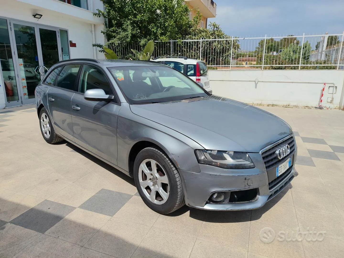 Audi A4 Avant 2010 photo 2