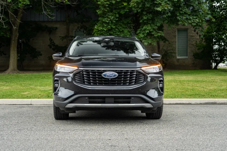 Ford Escape 2023 photo 2