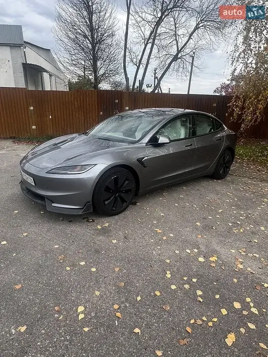 Tesla Model 3 2024 photo 4