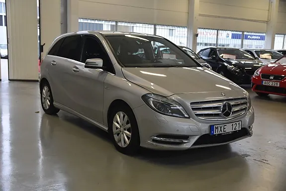 Mercedes-Benz B200 2012 photo 2