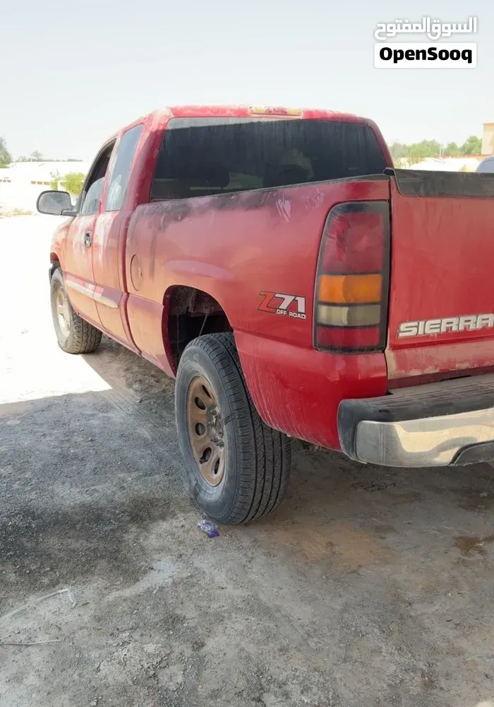 GMC Sierra 2005 photo 2
