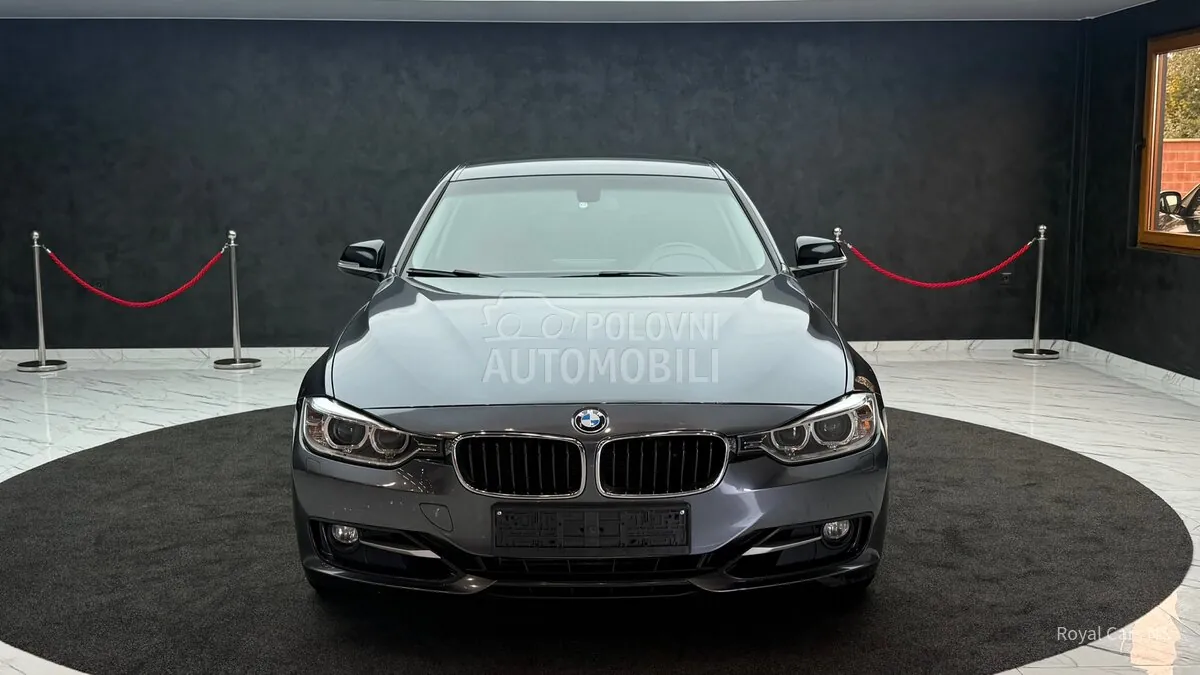 BMW 330 2013 photo 2