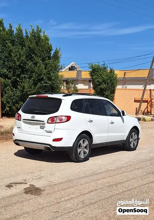 Hyundai Santa Fe 2012 photo 2