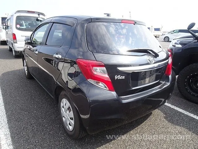 Toyota Vitz 2016 photo 3
