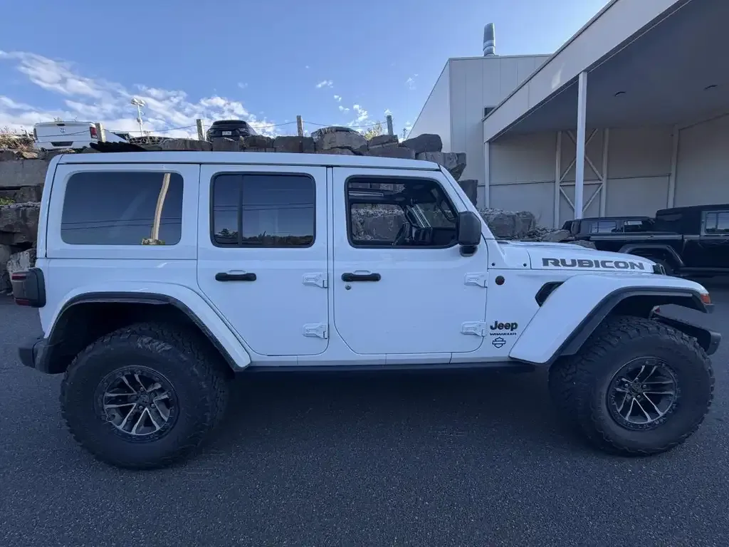 Jeep Wrangler 2025 photo 2