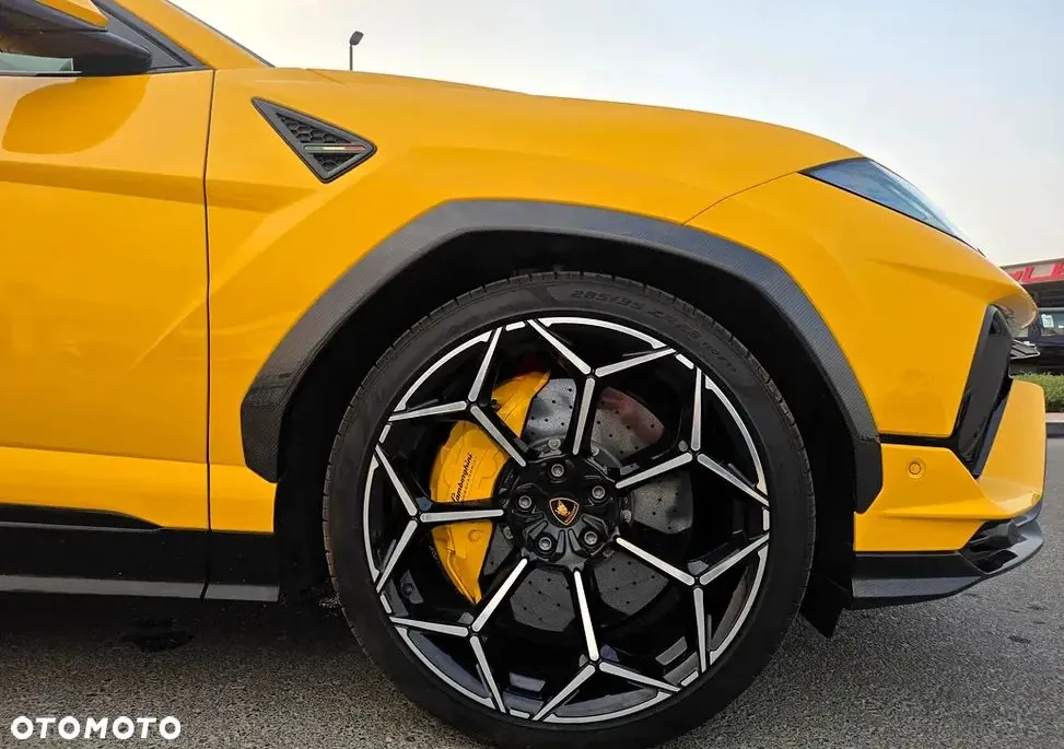 Lamborghini Urus 2024 photo 2