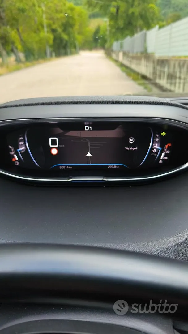 Peugeot 5008 2023 photo 3