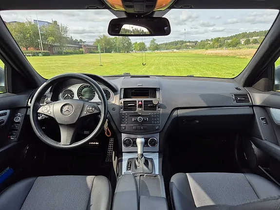 Mercedes-Benz C320 2008 photo 4