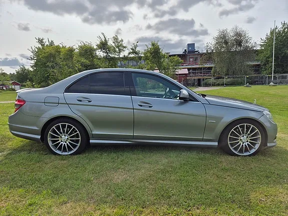 Mercedes-Benz C320 2008 photo 2