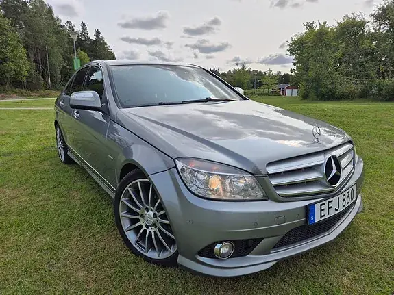 Mercedes-Benz C320