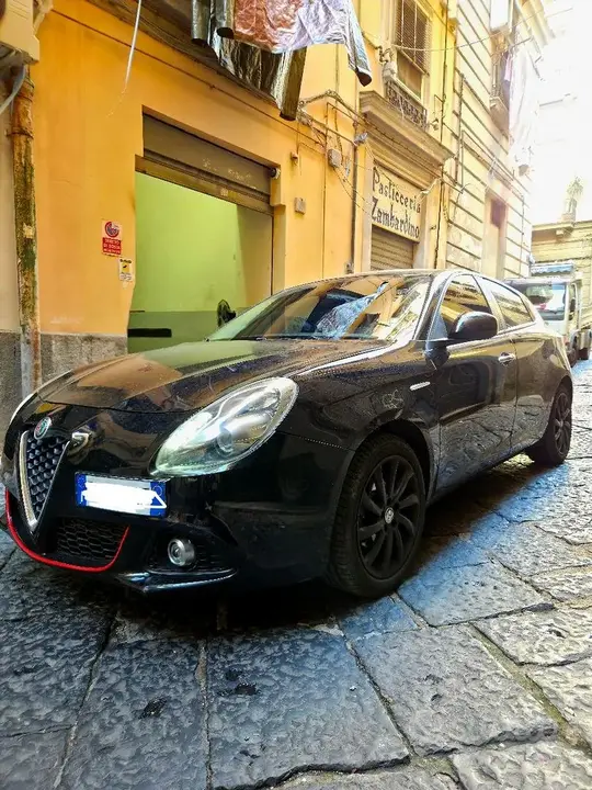 Alfa Romeo Giulietta 2013 photo 2