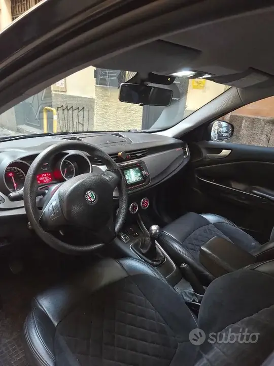 Alfa Romeo Giulietta 2013 photo 4