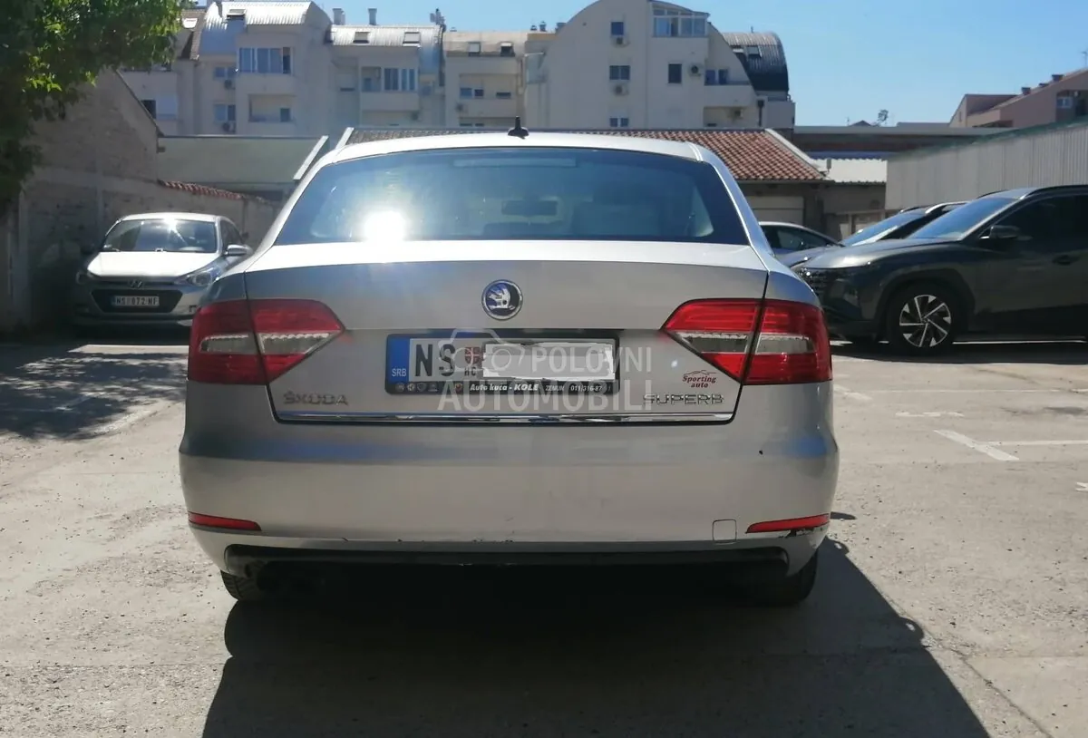 Skoda Superb 2014 photo 4