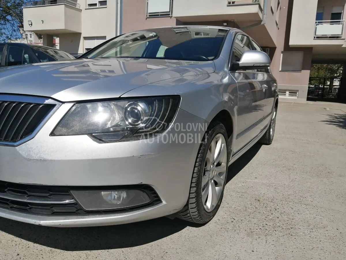 Skoda Superb 2014 photo 5