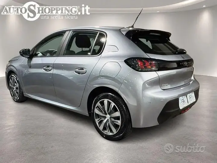 Peugeot 208 2023 photo 4