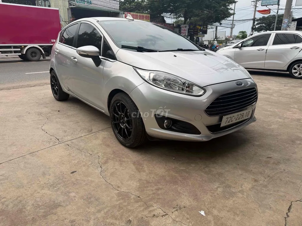Ford Fiesta 2016 photo 2