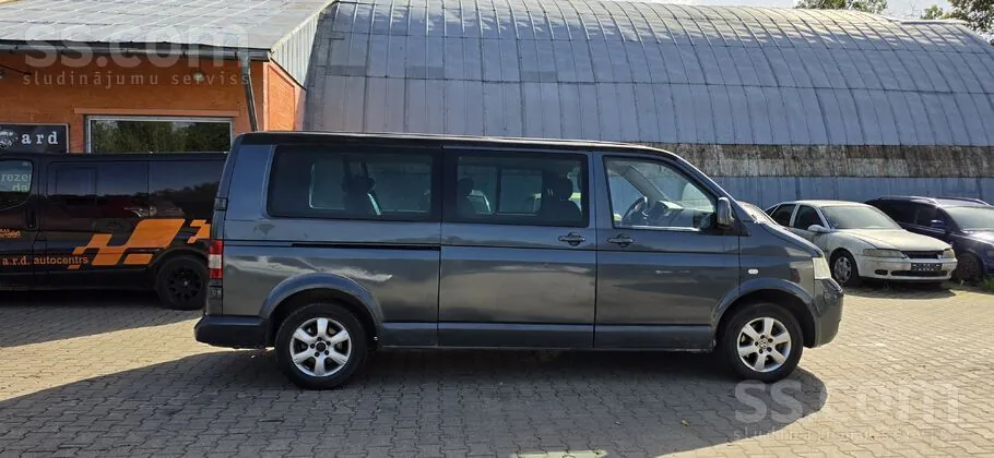Volkswagen Caravelle 2006 photo 2