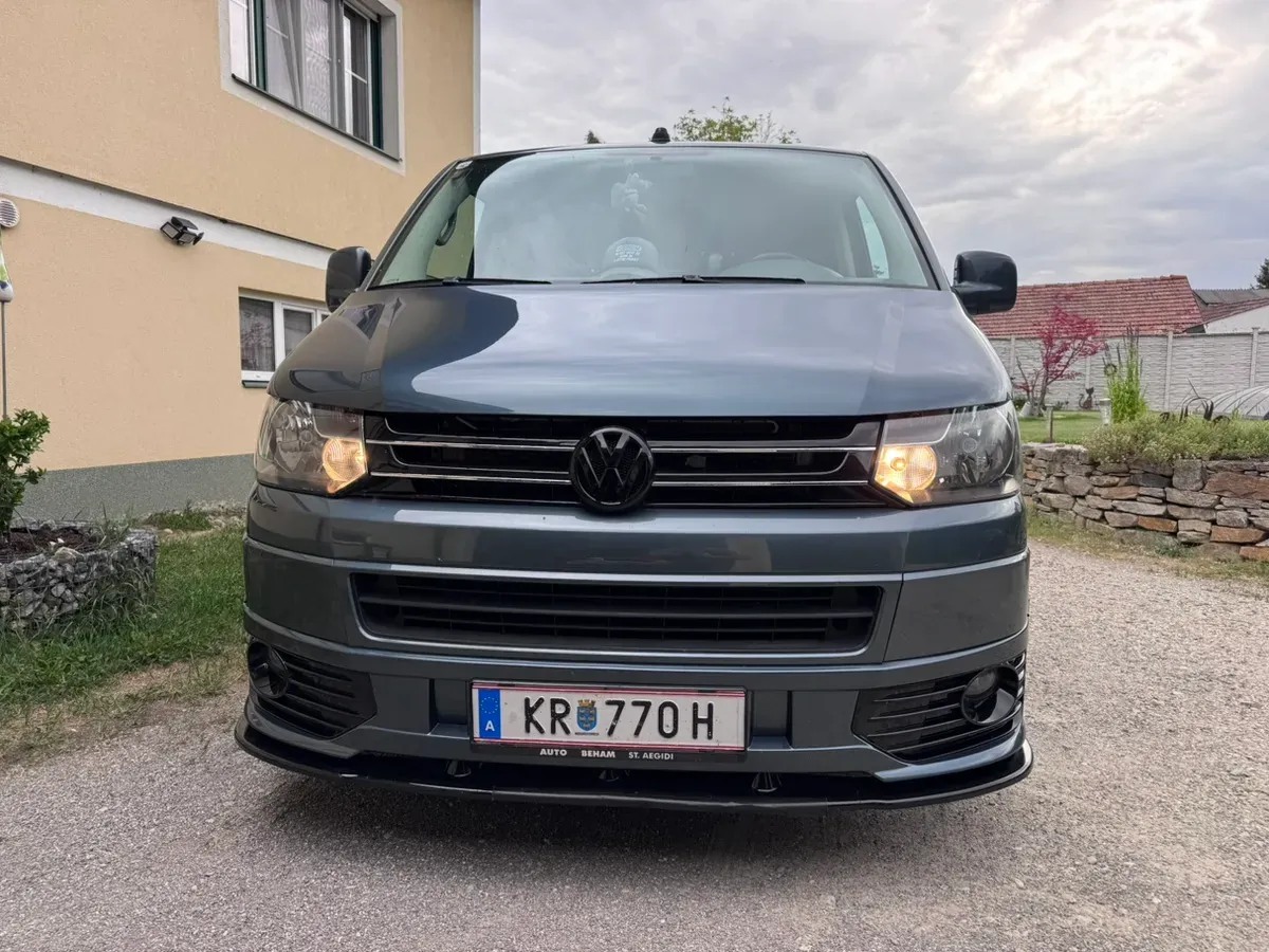 Volkswagen Caravelle 2006 photo 2