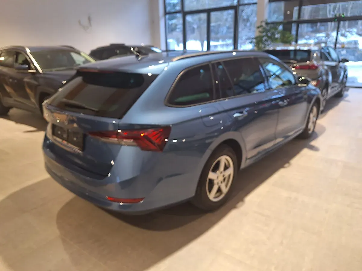 Skoda Octavia 2021 photo 2