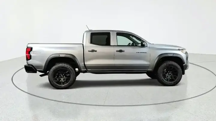 Chevrolet Colorado 2026 photo 2