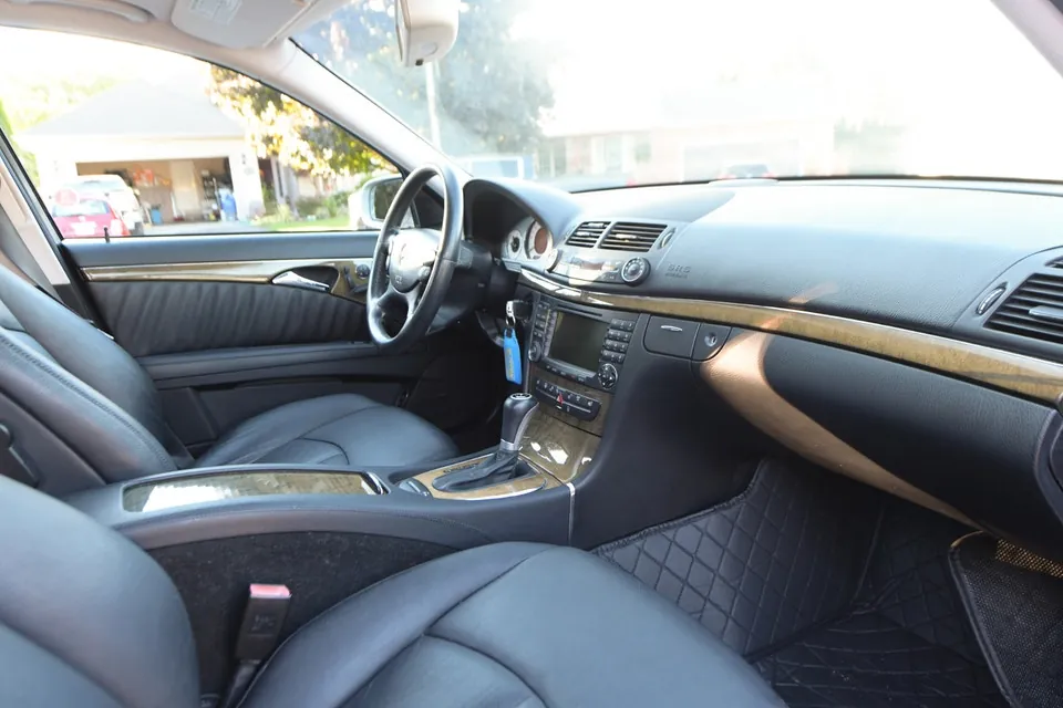 Mercedes-Benz E-Class 2008 photo 3