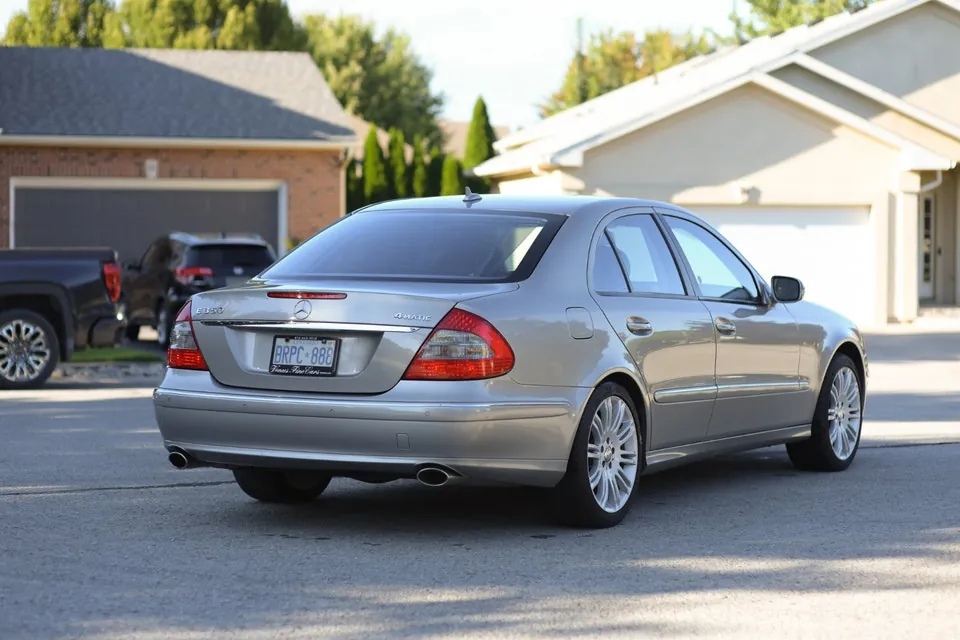 Mercedes-Benz E-Class 2008 photo 2