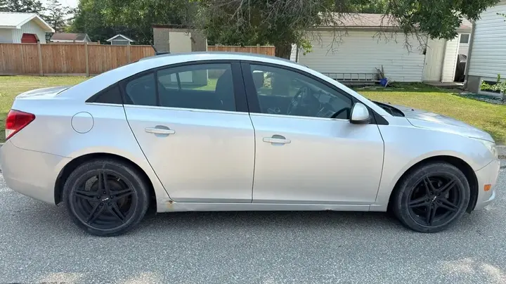 Chevrolet Cruze 2011 photo 4