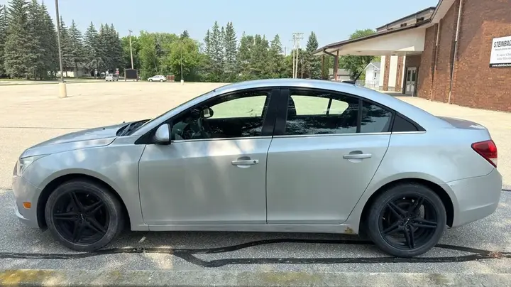 Chevrolet Cruze 2011 photo 3