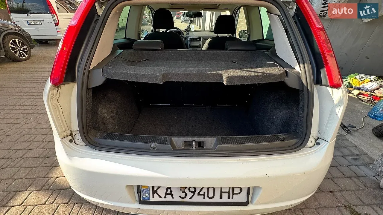 Fiat Grande Punto 2009 photo 4