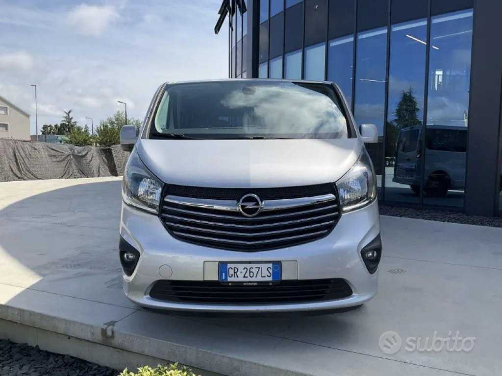 Opel Vivaro 2015 photo 2