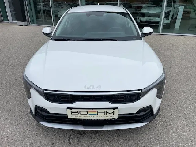Kia K4 photo 2