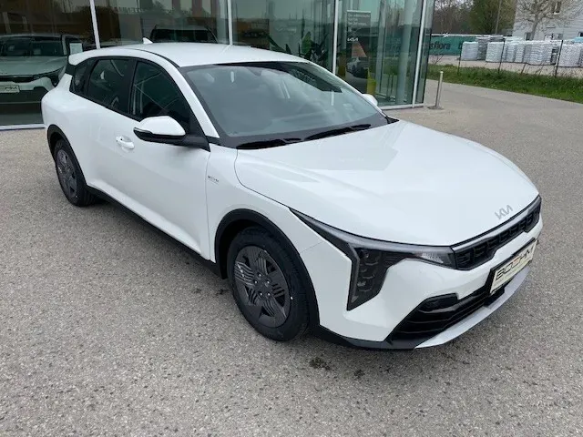 Kia K4 photo 3