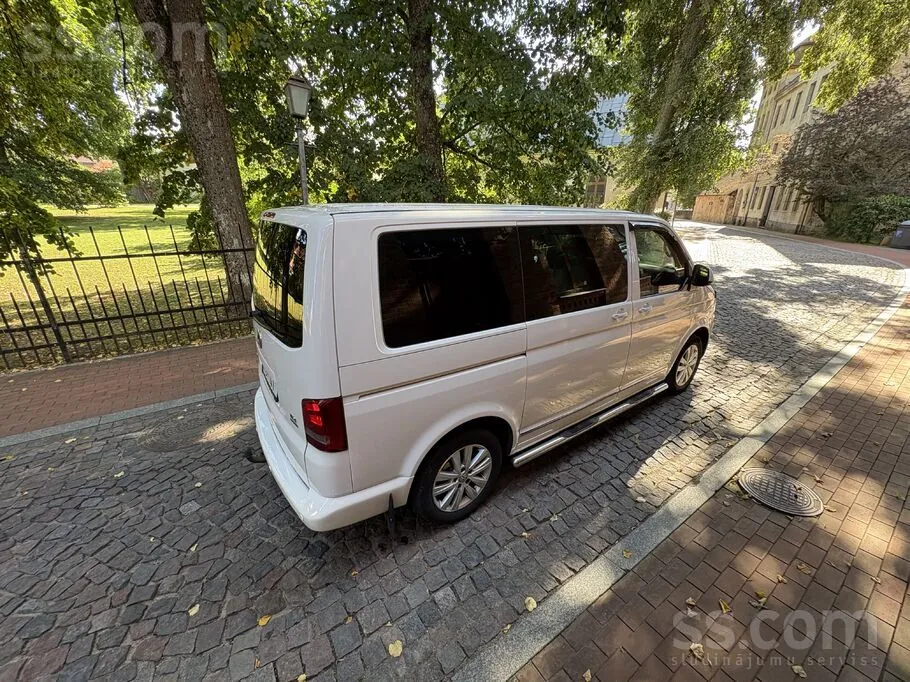 Volkswagen Multivan 2011 photo 2