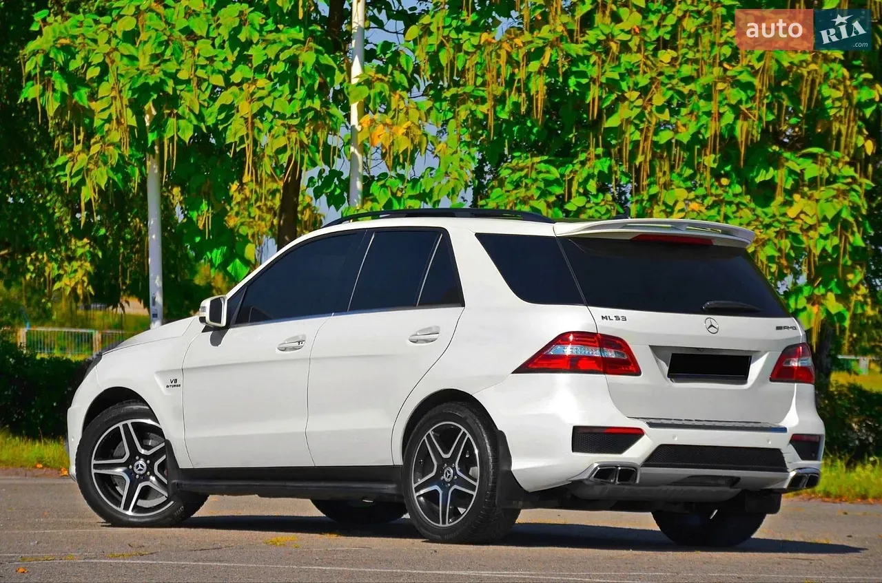 Mercedes-Benz M-Class 2012 photo 2